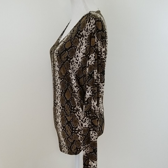 New Python long sleeve blouse - Picture 3 of 6